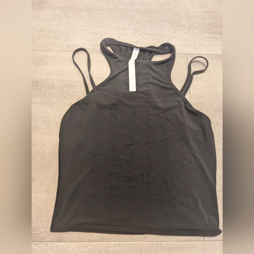 Lululemon high neck tank